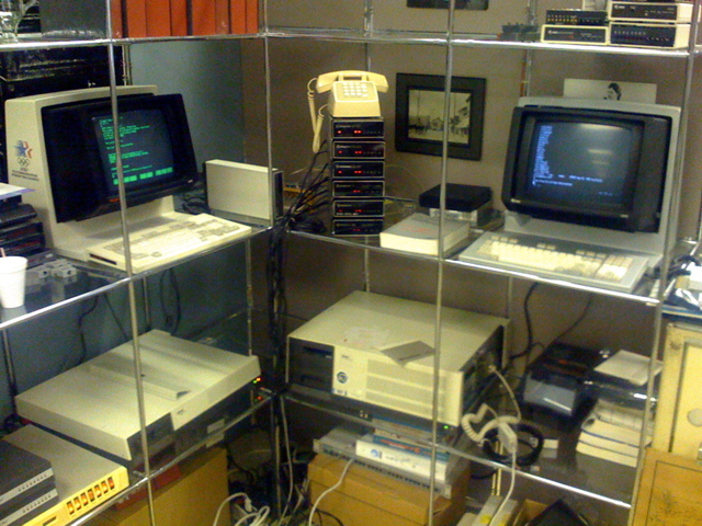 The old SDF AT&T 3B2 UNIX system on display with vintage terminals at a communications museum in Seattle